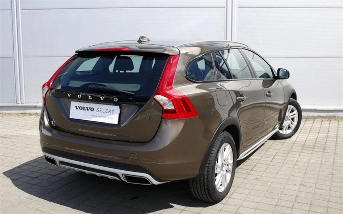 Volvo V60 Cross Country cena 87955 przebieg: 110535, rok produkcji 2018 z Kleczew małe 466
